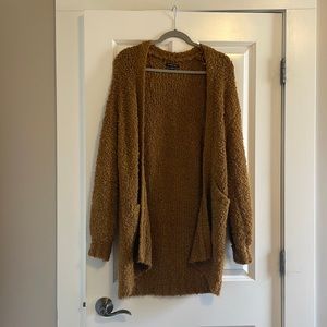 American Eagle king cardigan sweater. Perfect for layering!